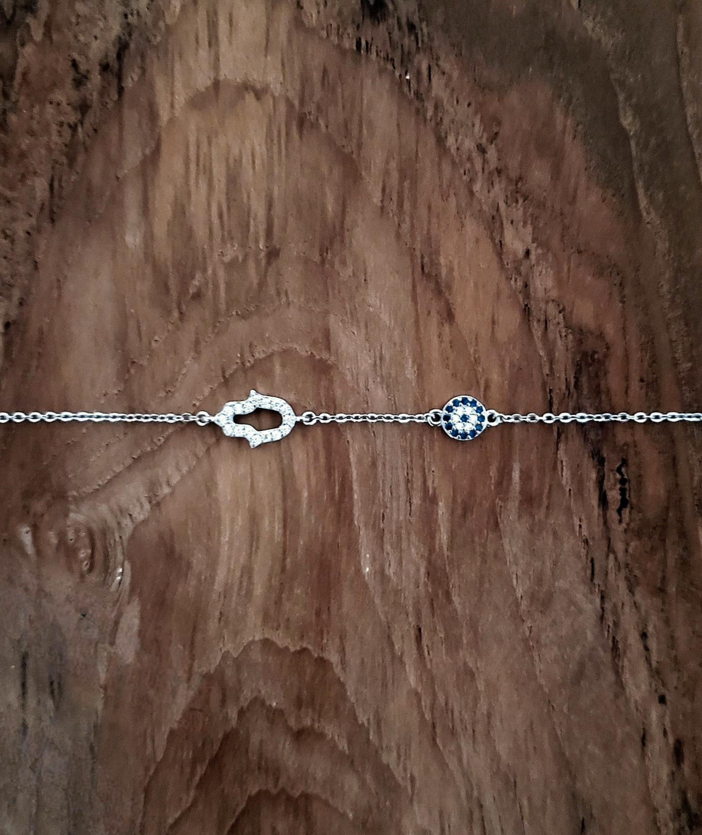 Bracelet main